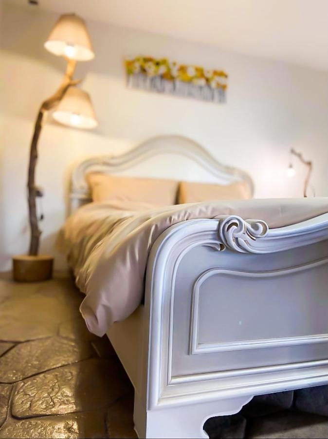 Pistachio Guesthouse, Παραδοσιακός Ξενώνας Vathí Esterno foto