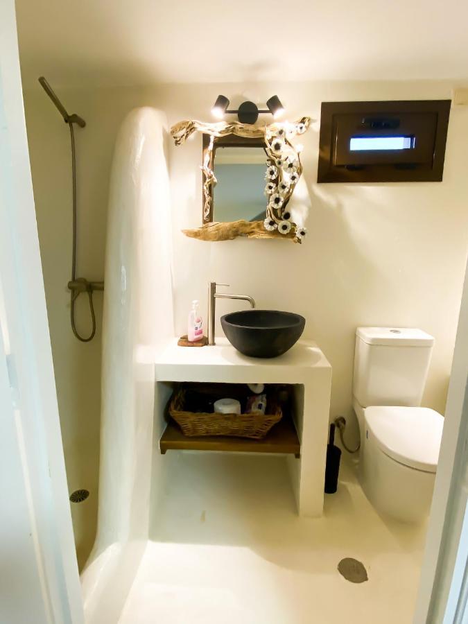 Pistachio Guesthouse, Παραδοσιακός Ξενώνας Vathí Esterno foto