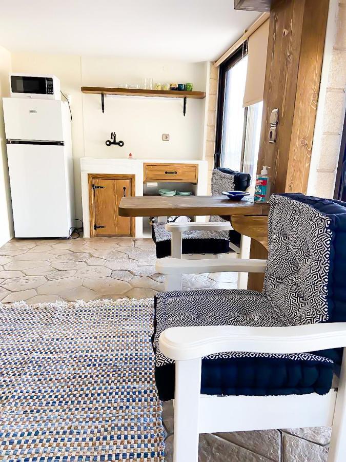 Pistachio Guesthouse, Παραδοσιακός Ξενώνας Vathí Esterno foto