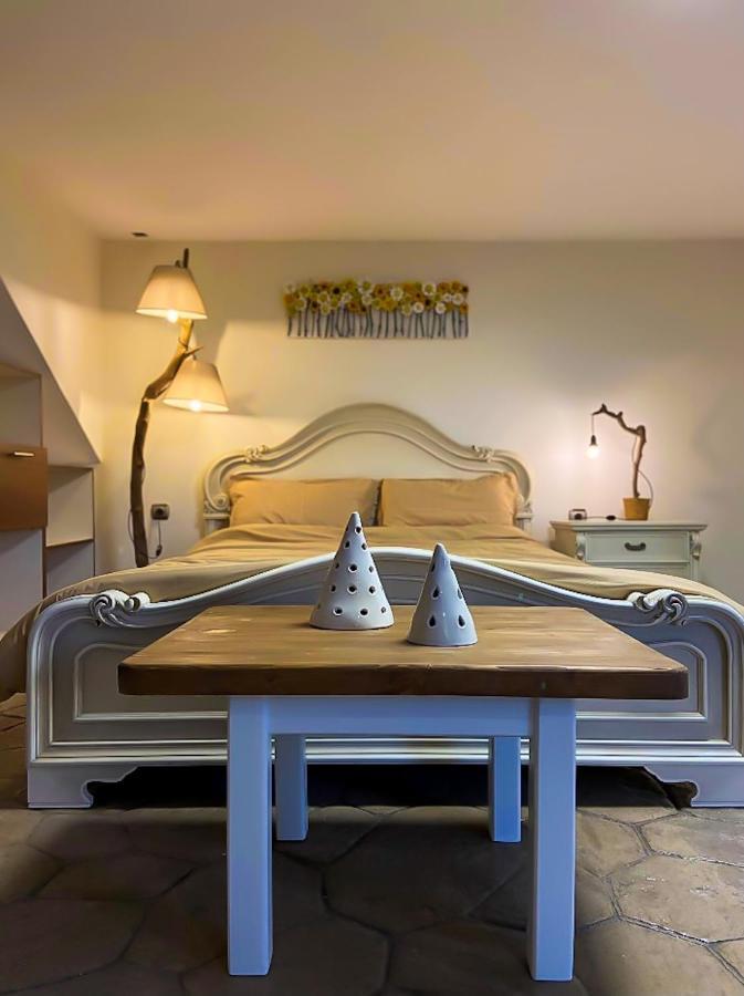 Pistachio Guesthouse, Παραδοσιακός Ξενώνας Vathí Esterno foto