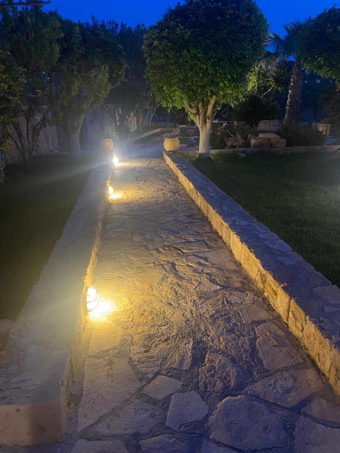 Pistachio Guesthouse, Παραδοσιακός Ξενώνας Vathí Esterno foto